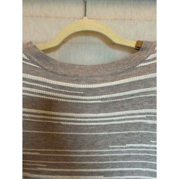 Chico’s Women’s Sweater Striped V-Neck Pullover Size 3 (XL/XXL) Gray Neutral New - Picture 9 of 12